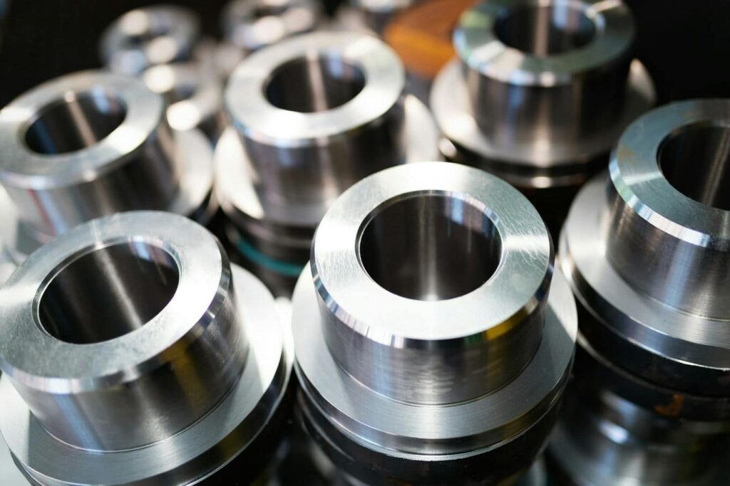 Rola badań i rozwoju w innowacyjnej produkcji wyrobów metalowych